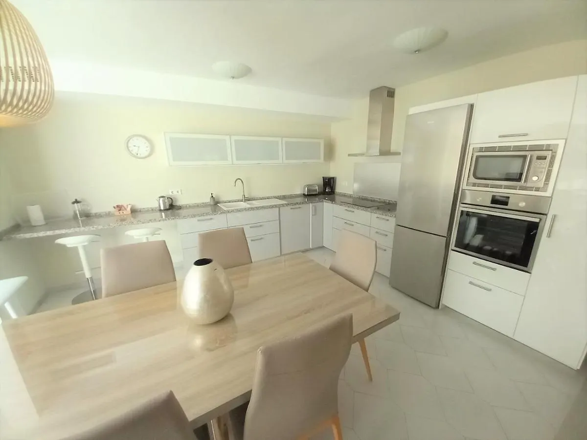 Apartment Miraflores Beachfront Penthouse Sitio de Calahonda